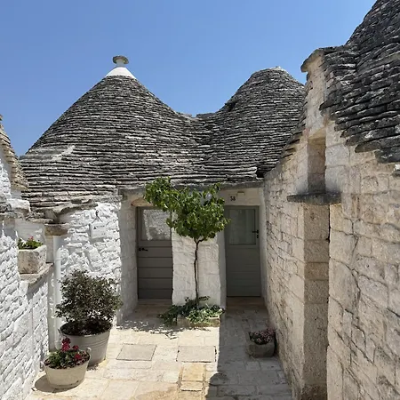 Trullo Soave Superior Garden Tatil Evi Alberobello