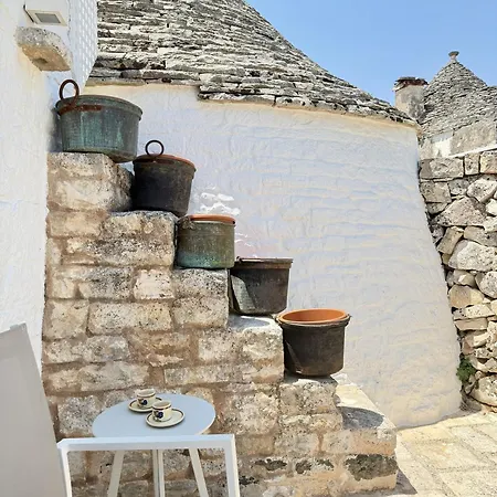 Trullo Soave Superior Garden Alberobello