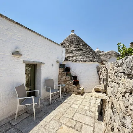 Holiday home Trullo Soave Superior Garden