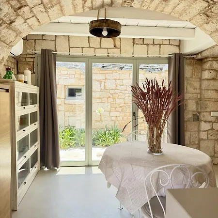 Trullo Soave Superior Garden Ferienhaus *